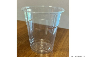 Bicchiere compostabile in bioplastica