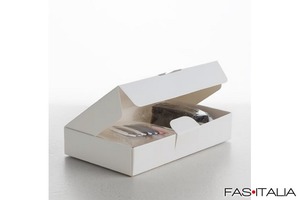 Scatola accessori vuota "Guest Amenitis Kit". Scatola accessori vuota "Guest Amenitis Kit".