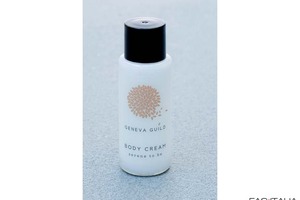 Flacone 30 ml crema corpo 300 pz Flacone 30 ml crema corpo 300 pz