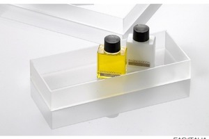 Vassoio satin in plexiglass Vassoio satin in plexiglass